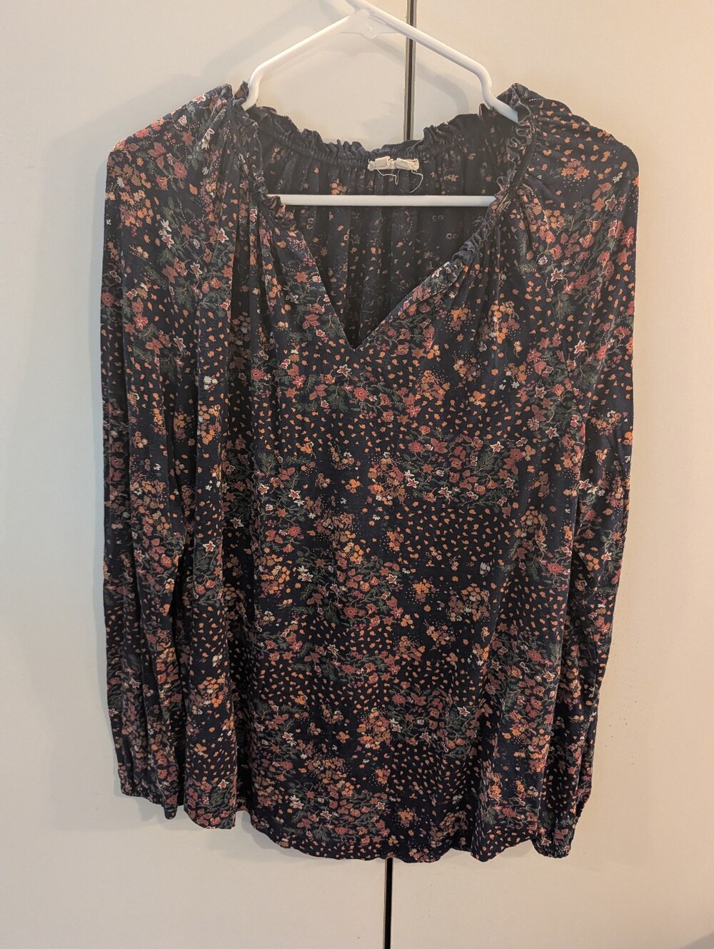 Fat Face Woman's Size 14 Blue Floral V-Neck Long Sleeve Women's Top